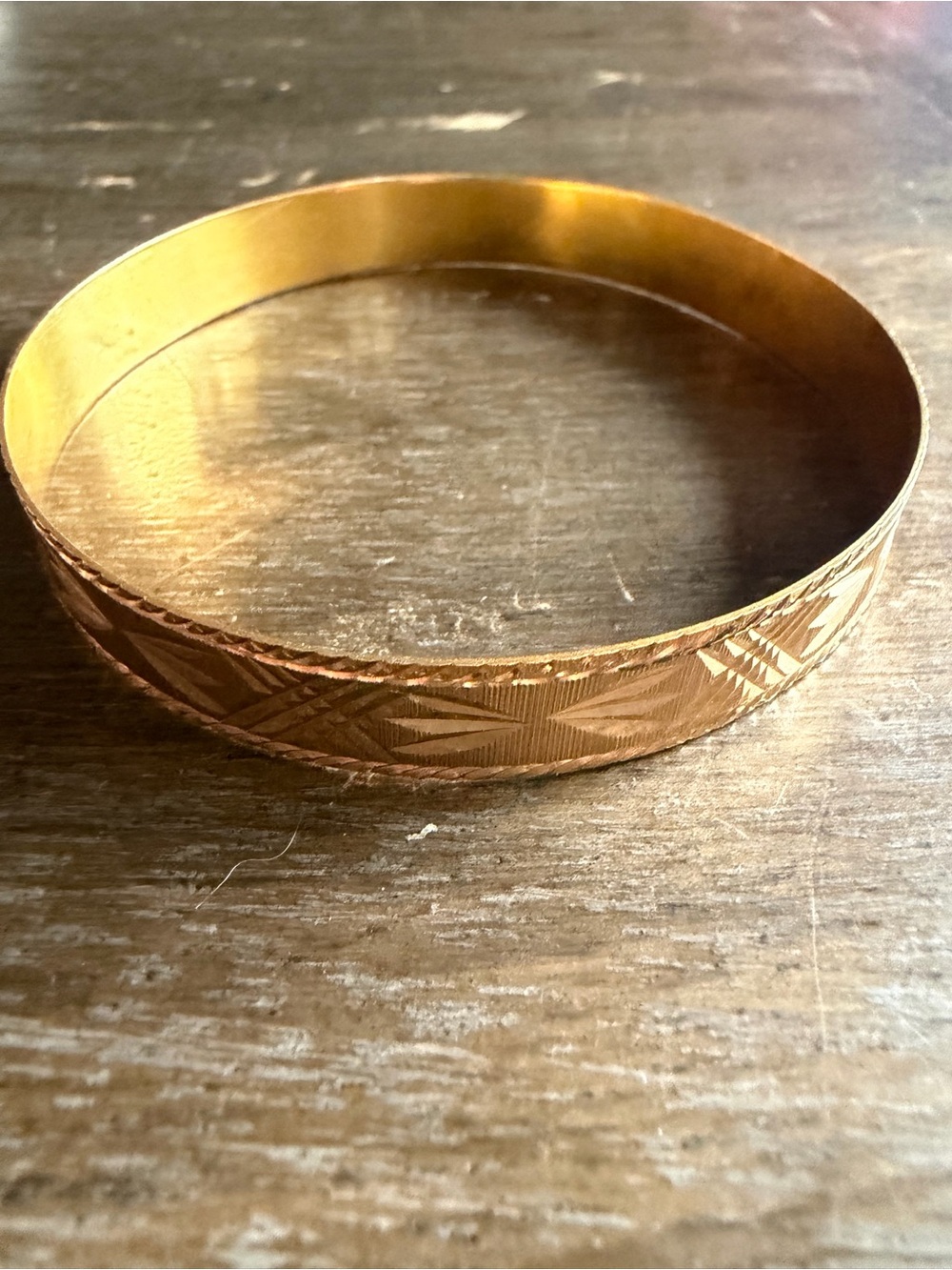Vintage 18K Gold Engraved Bangle Bracelet – 11.40 g